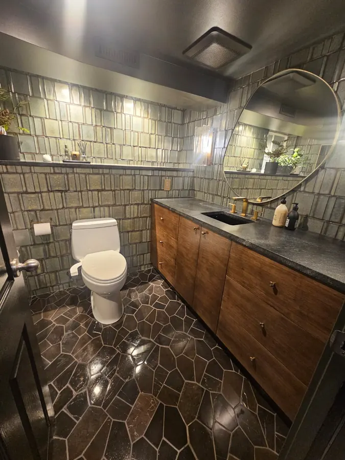 Remodelación de baño por Designs to Reality SLC en el área de Salt Lake City