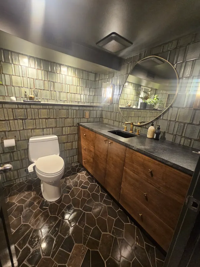 Remodelación de baño por Designs to Reality SLC en el área de Salt Lake City