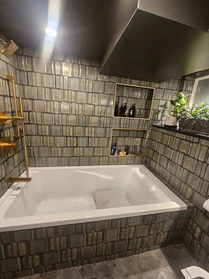 Remodelación de baño por Designs to Reality SLC en el área de Salt Lake City