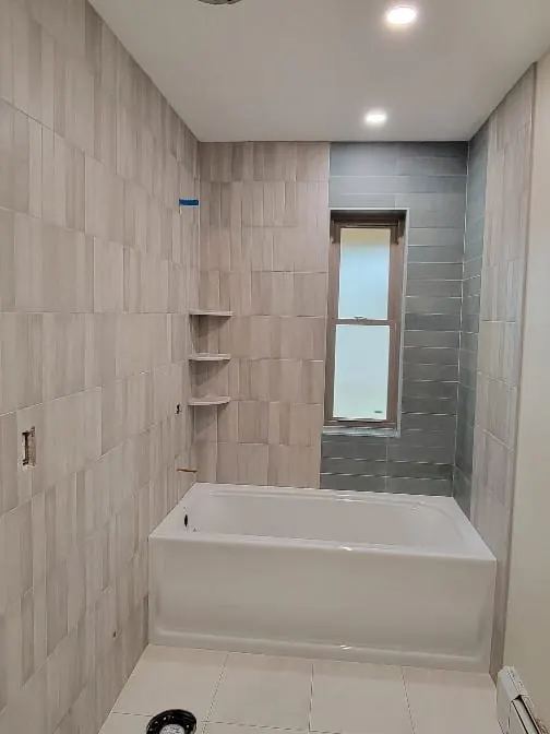 Remodelación de baño por Designs to Reality SLC en el área de Salt Lake City