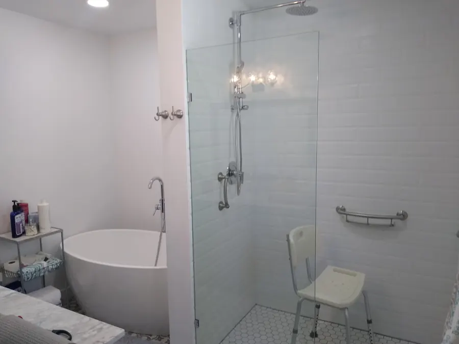 Remodelación de baño por Designs to Reality SLC en el área de Salt Lake City