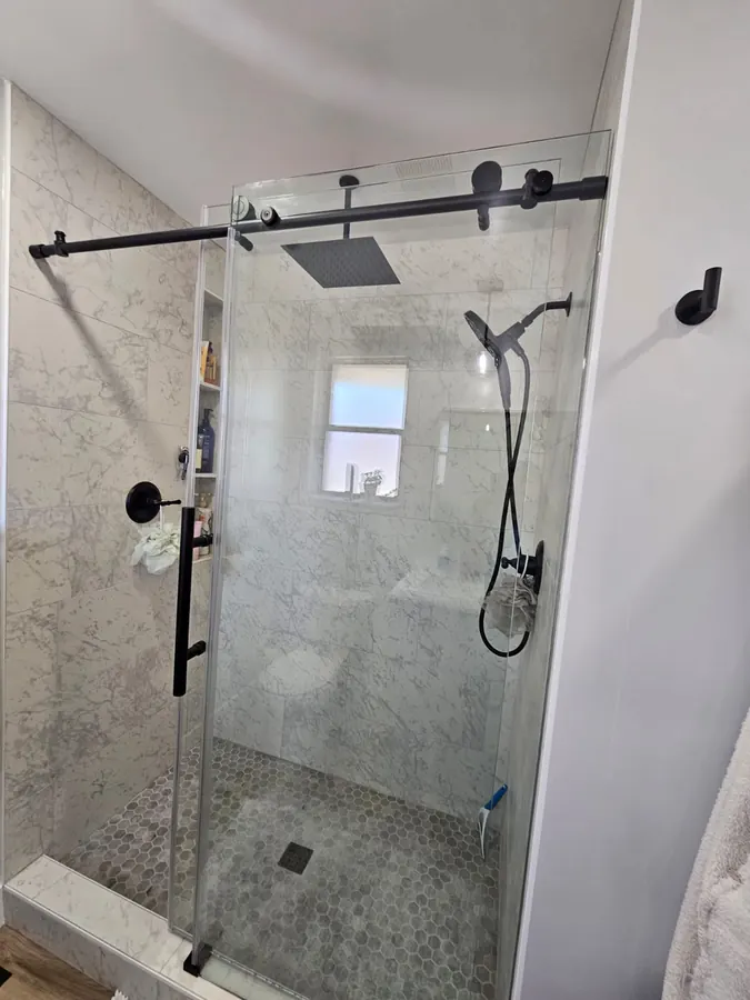Remodelación de baño por Designs to Reality SLC en el área de Salt Lake City