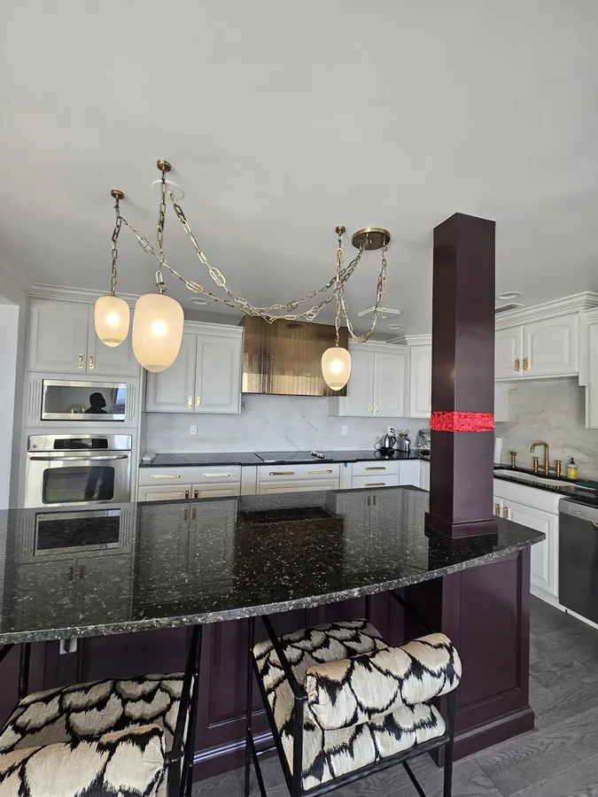 Remodelación de cocina por Designs to Reality SLC en el área de Salt Lake City