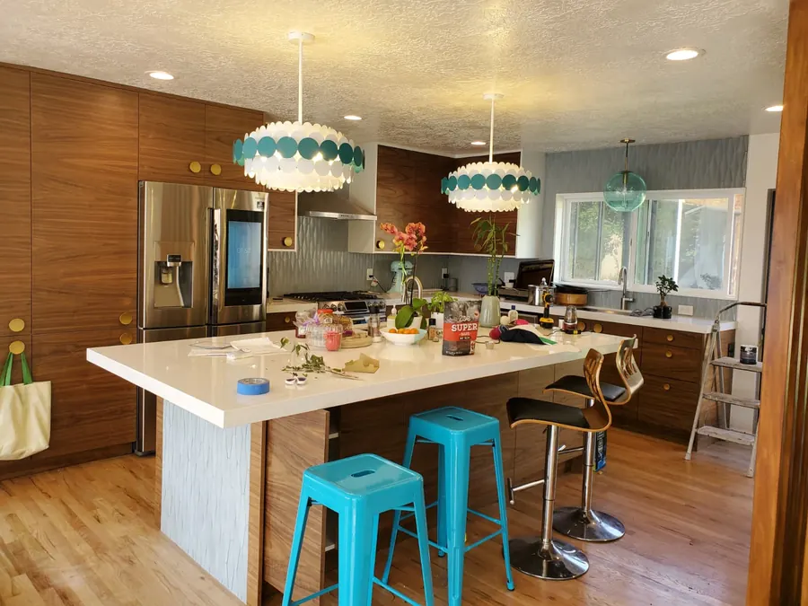 Remodelación de cocina por Designs to Reality SLC en el área de Salt Lake City