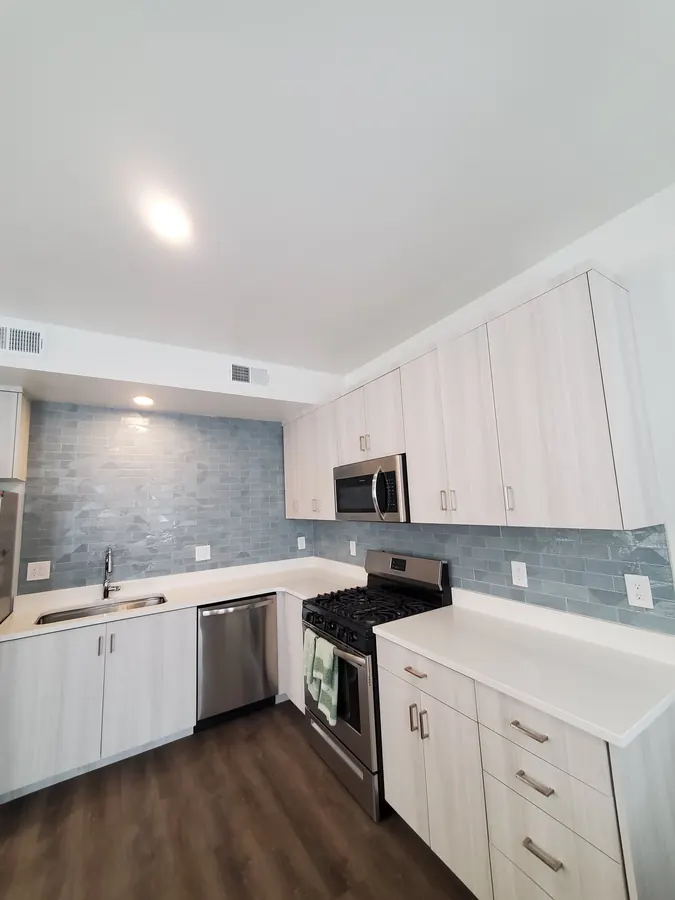 Remodelación de cocina por Designs to Reality SLC en el área de Salt Lake City