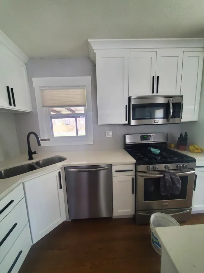 Remodelación de cocina por Designs to Reality SLC en el área de Salt Lake City